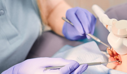 Стоматология под седацией: лечим быстро, без боли и во сне